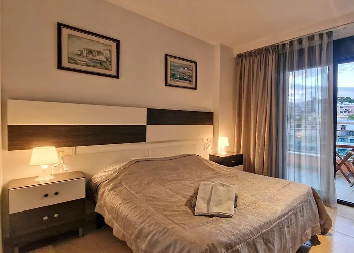 Apartament Rene Go2llolet